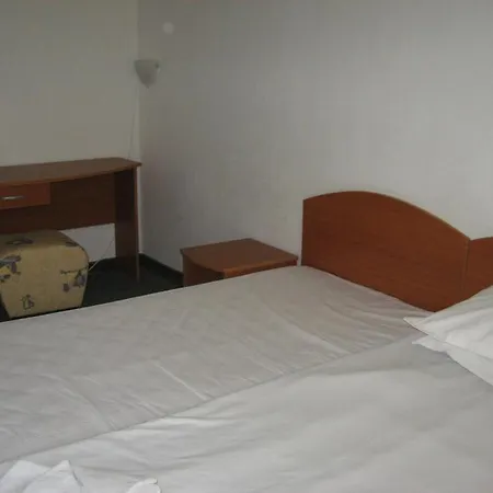Diana Hotel Ξενοδοχείο 2*
