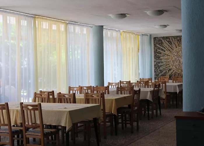 酒店 Diana Hotel 2*