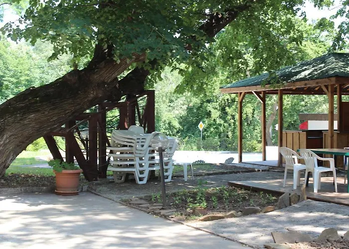 Diana Hotel 2* 金沙