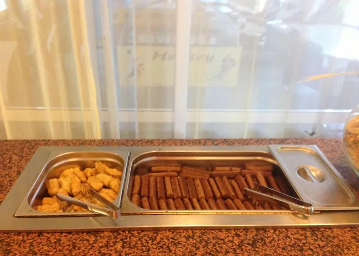 Diana Hotel 2* 金沙